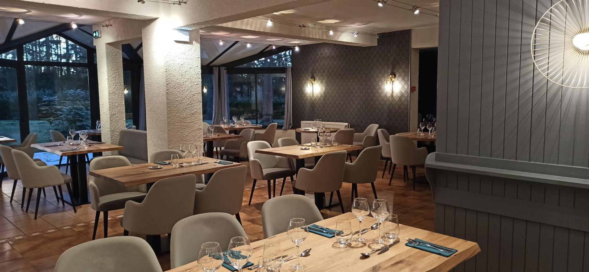 Hotel Restaurant Logis La Meridienne Anglards de Saint Flour Eksteriør bilde