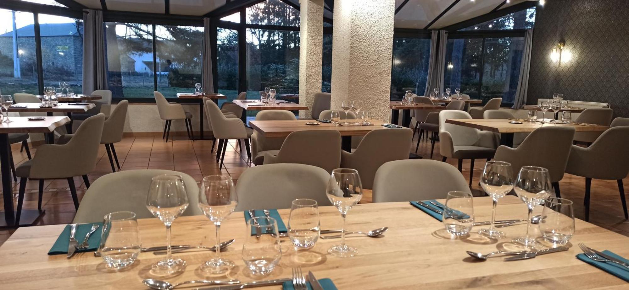 Hotel Restaurant Logis La Meridienne Anglards de Saint Flour Eksteriør bilde
